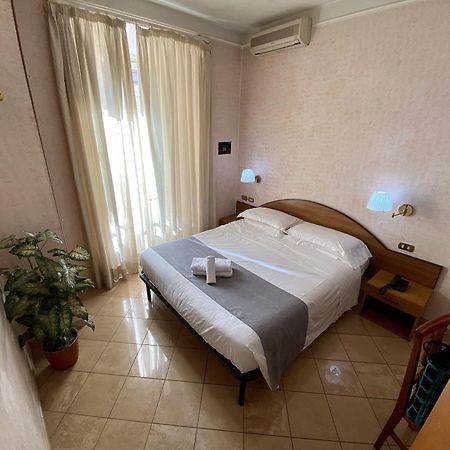 Hotel Resi ローマ エクステリア 写真